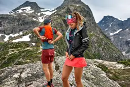 Jakie spodnie w góry latem? Uniknij błędów, wybierz komfort!