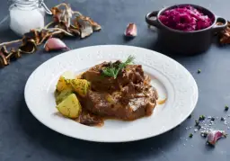 Jak przyprawić łopatkę wieprzową, by zawsze zachwycała smakiem i aromatem?