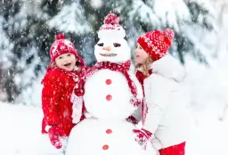 Gdzie w góry z dziećmi zimą? Odkryj najlepsze rodzinne atrakcje
