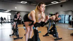 Jak ćwiczyć na rowerku stacjonarnym żeby schudnąć skutecznie i szybko