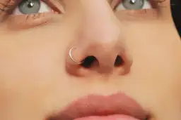 Gdzie zrobić kolczyk w nosie? Wybierz studio i uniknij błędów!