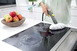 Mycie paneli parownicą Kärcher: Bezpieczne czy ryzykowne?