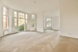 Nie daj się oszukać: ile kosztuje parkiet dębowy i co wpływa na cenę?