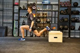 Jak biegać pod okiem trenera: wszystko co musisz wiedzieć o treningach