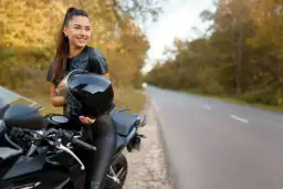 Wybór motocykla dla kobiety: 5 kluczowych aspektów przed zakupem maszyny