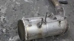 DPF w samochodzie co to? Kluczowe informacje o filtrze cząstek stałych