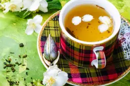 Zgaga: Jakie herbaty i zioła pomogą, a które szkodzą?