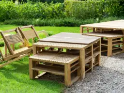 Jak łatwo zrobić stół z palet do ogrodu - krok po kroku i porady