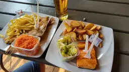 Gdzie zjeść w Jastrzębiej Górze? Najlepsze restauracje i smaki