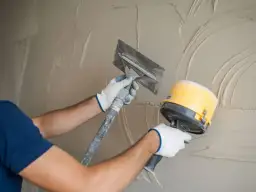 Samodzielne nakładanie tynku dekoracyjnego: Poradnik krok po kroku