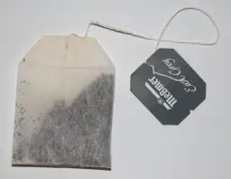 Torebki po herbacie do jakiego kosza? Nie popełnij błędu w segregacji