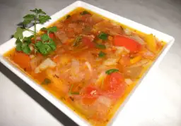 Prosta zupa gulaszowa z wieprzowiny, którą zrobisz w 30 minut