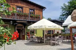 Gdzie zjeść w Szklarskiej Porębie? Odkryj najlepsze lokale gastronomiczne