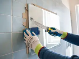 Jak odkleić lustro od ściany? Zrób to bezpiecznie i bez szkód!