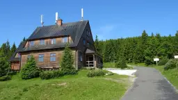 Czy schronisko może odmówić noclegu? Poznaj ważne zasady i wyjątki