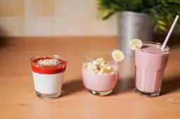 Jak zrobić jogurt owocowy w prosty sposób - pyszny i zdrowy przepis