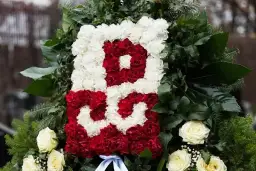 Jakie kwiaty na pogrzebie wybrać, aby oddać hołd bliskim?