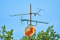 Jak ustawić antenę, aby uniknąć problemów z odbiorem sygnału