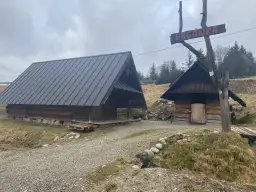 Bacówka Bartne: historia, sery i noclegi w sercu tradycyjnego wypasu owiec