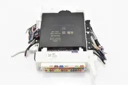 Gdzie są bezpieczniki w Toyota Yaris 2? Sprawdź ich lokalizację