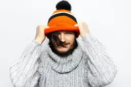 Jaka czapka dla mężczyzny: 5 stylowych i ciepłych propozycji