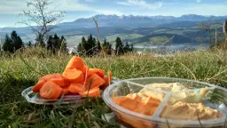 Co jeść w górach? Prowiant na szlak, by mieć energię i siłę!