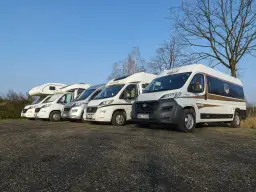 Kamper na tydzień: Ile kosztuje? Uniknij ukrytych opłat!