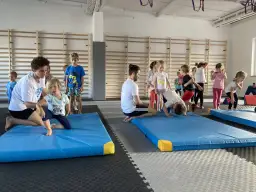 Zajęcia z akrobatyki w Polsce – znajdź idealne dla siebie zajęcia