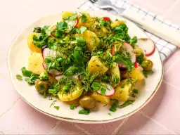 Jak zrobić sałatkę ziemniaczaną – prosty przepis i wskazówki dla idealnego smaku