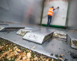 Jak działa ruchoma podłoga w naczepie? Odkryj jej tajemnice i zalety