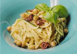 Jak zrobić wegański makaron w prosty sposób – szybki przepis na pyszne danie