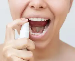 Skuteczne sposoby na nawilżenie jamy ustnej i ulga w suchości