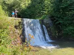 Łomnica-Zdrój atrakcje: Odkryj najpiękniejsze miejsca i szlaki