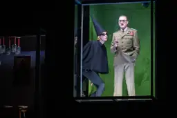 Spektakl 1989 w Gdańsku: Przełomowe wydarzenia i emocje na scenie