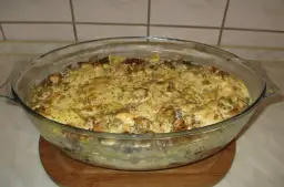 Pyszna zapiekanka z serkiem topionym i makaronem, którą pokochasz