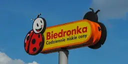 Czy w Łebie jest Biedronka? Sprawdź lokalizację i godziny otwarcia