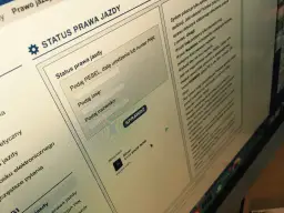 Sprawdź status prawa jazdy, wpisując PESEL i datę urodzenia. Dowiedz się, ile trwa wyrobienie prawa jazdy i jakie dokumenty są potrzebne.