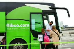 Autobus na lotnisko Bruksela? Dokładne przystanki BRU/CRL