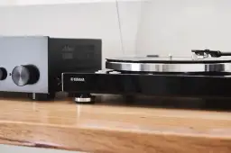 Jak podłączyć gramofon do kina domowego? Kompletny poradnik!