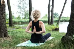 Na czym polega buddyzm? Zrozumienie jego zasad i praktyk w życiu