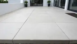 Jaką wylewkę na taras wybrać, aby uniknąć problemów z wodą?