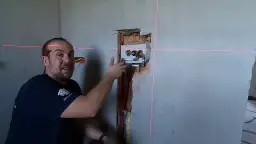 Jak zamontować kran w ścianie bez błędów i z zachowaniem bezpieczeństwa