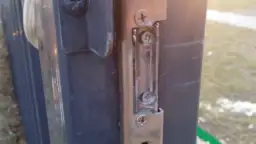 Jak zamontować elektrozaczep do furtki - uniknij najczęstszych błędów