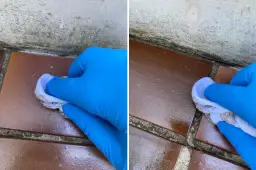 Rękawiczka w niebieskiej rękawicy nakłada środek uszczelniający na fugi balkonowe, chroniąc je przed wilgociącią.