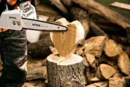 Jak wybrać bezpieczną piłę motorową zabawkę? Przewodnik dla rodziców