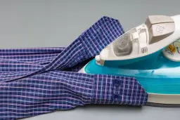 Jak prasować rękaw koszuli, aby uniknąć zagnieceń i uzyskać perfekcję