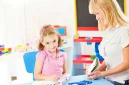 Kiedy do logopedy z dzieckiem? objawy opóźnionego rozwoju mowy i porady