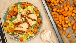 Sałatka Cezar ile kalorii? Zaskakujące wartości kaloryczne!