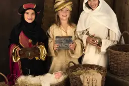 Jak zrobić strój świętej dla dziecka? Prosty poradnik DIY!