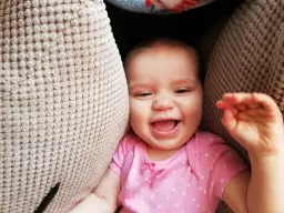 Skok rozwojowy w 15. miesiącu: Zrozum, ile potrwa i jak przetrwać